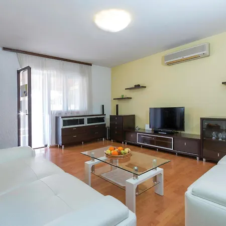 Awesome In With Outdoor Swimming Pool Holiday home *
