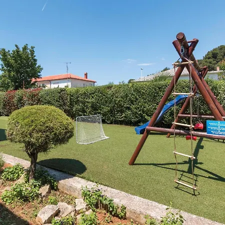 Holiday home Awesome In With Outdoor Swimming Pool *