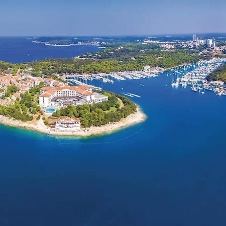 Awesome In With Outdoor Swimming Pool Pula