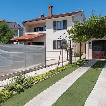 Holiday home Awesome In With Outdoor Swimming Pool *