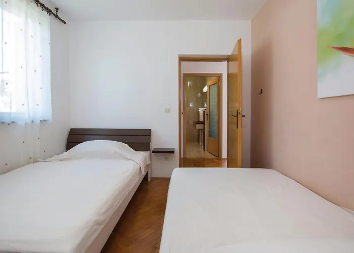 In With Wifi Nyaraló